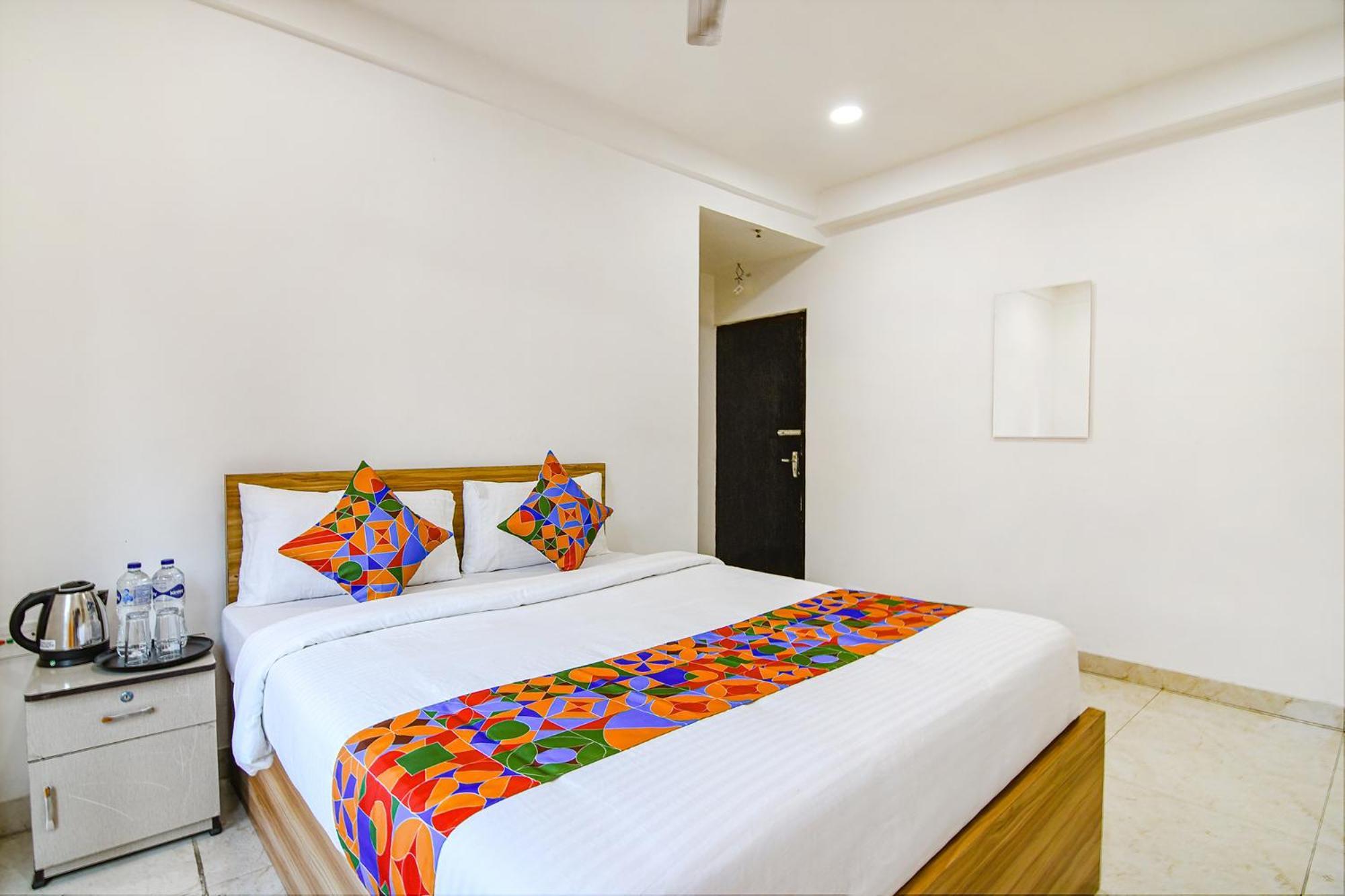 Fabhotel Grand Hazra Inn - Nr Ballygunge Station 콜카타 외부 사진