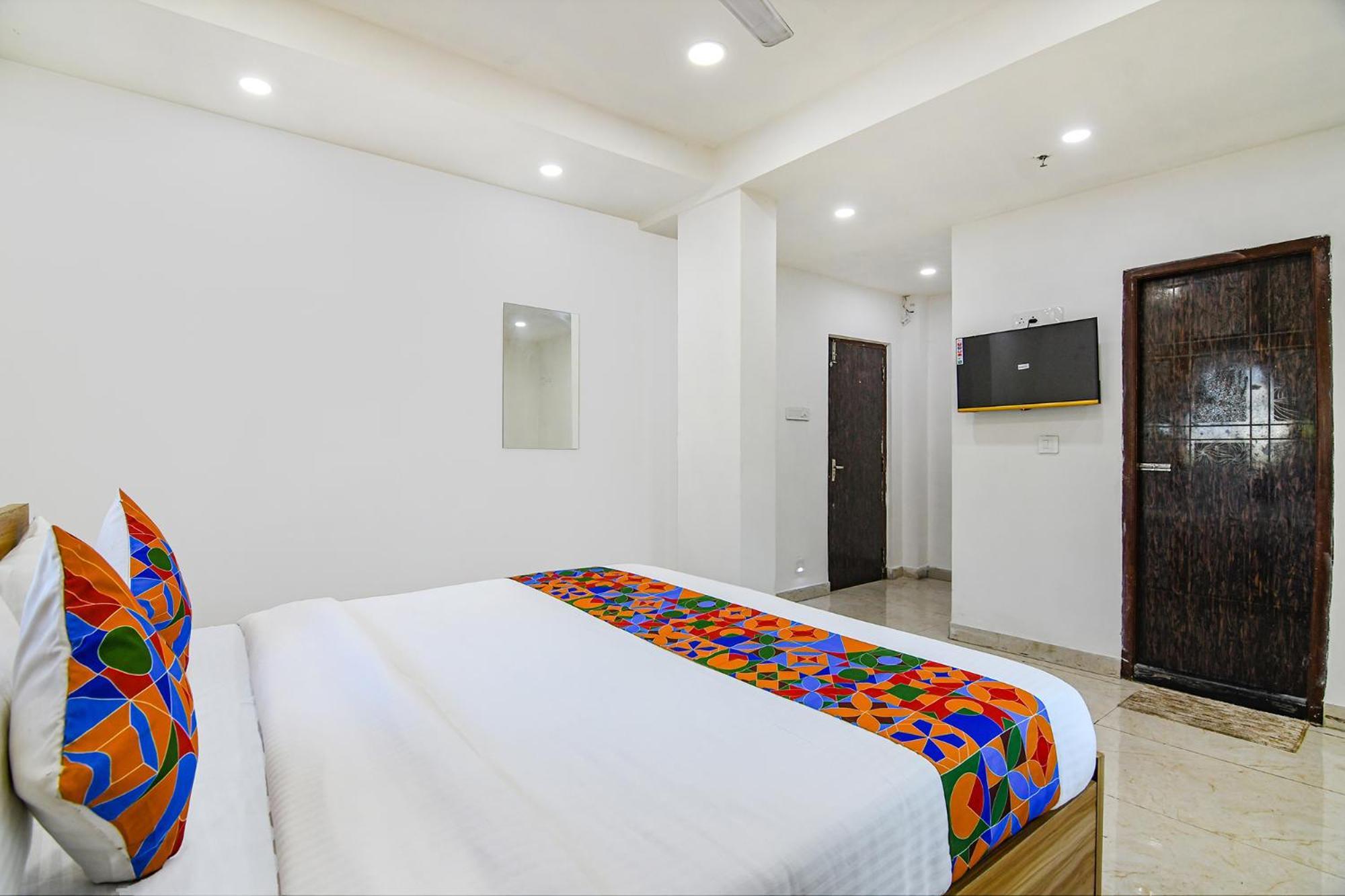 Fabhotel Grand Hazra Inn - Nr Ballygunge Station 콜카타 외부 사진