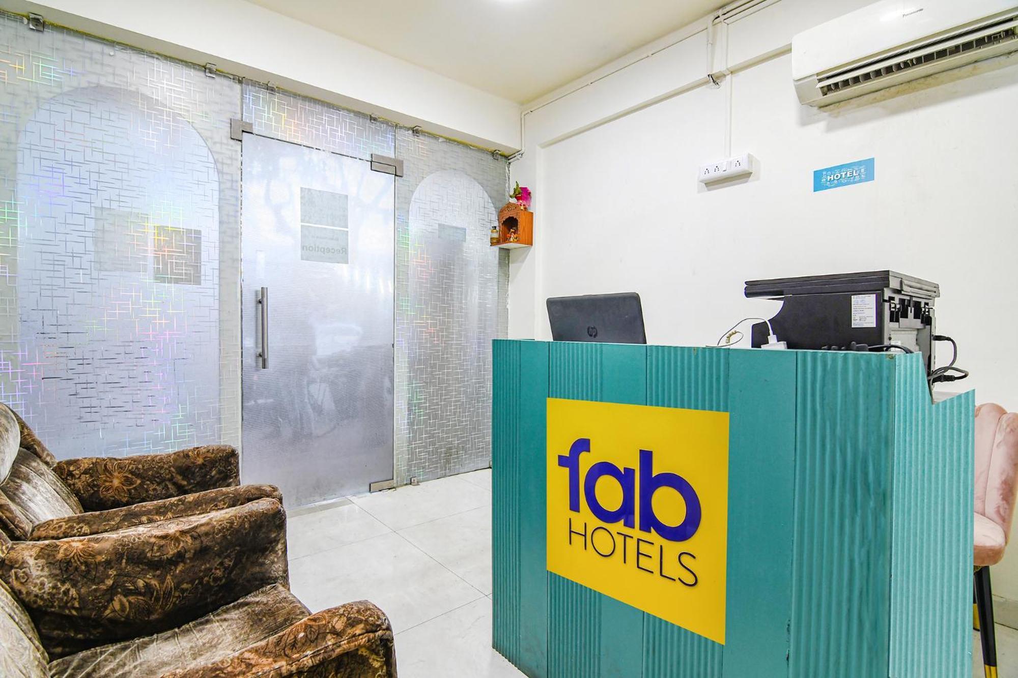Fabhotel Grand Hazra Inn - Nr Ballygunge Station 콜카타 외부 사진