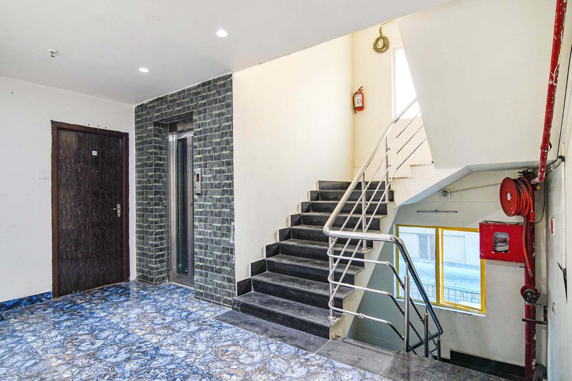 Fabhotel Grand Hazra Inn - Nr Ballygunge Station 콜카타 외부 사진