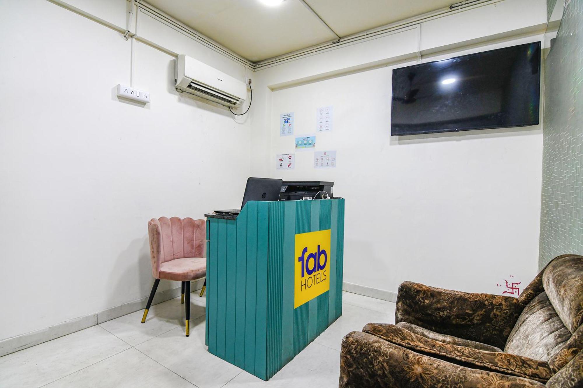 Fabhotel Grand Hazra Inn - Nr Ballygunge Station 콜카타 외부 사진