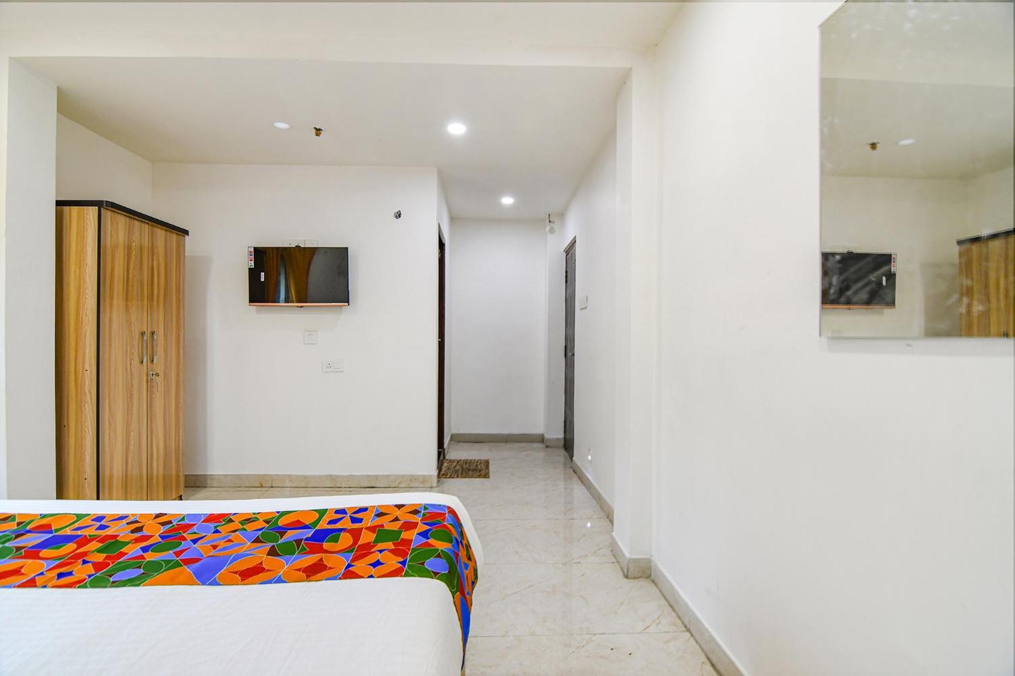 Fabhotel Grand Hazra Inn - Nr Ballygunge Station 콜카타 외부 사진